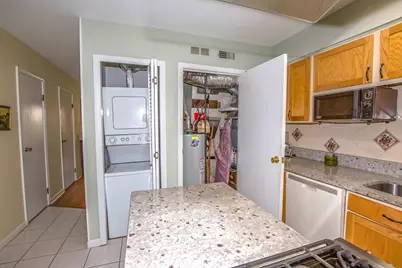 52 Smithfield Ct #52, Springfield, MA 01108 - Photo 15