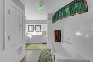 283 Longhill St, Springfield, MA 01108 - Photo 31