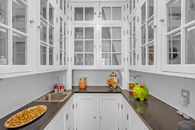 283 Longhill St, Springfield, MA 01108 - Photo 5