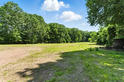 15 Whipple Street, Springfield, MA 01151 - Photo 5