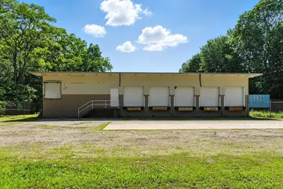 15 Whipple Street, Springfield, MA 01151 - Photo 1