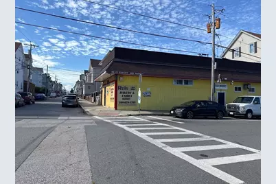 208 Snell St, Fall River, MA 02721 - Photo 5