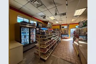 208 Snell St, Fall River, MA 02721 - Photo 3