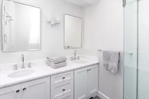 62 Chestnut St, Boston, MA 02108 - Photo 17