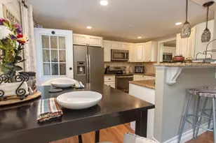 11 Village Green Dr, Bourne, MA 02562 - Photo 9