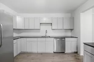 268-270 Sargeant St, Holyoke, MA 01040 - Photo 5