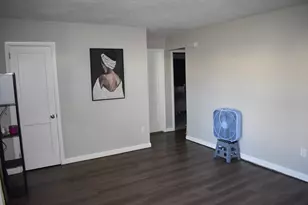 34 Wallace St, Springfield, MA 01119 - Photo 11