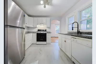 37 Maplewood Ave, Methuen, MA 01844 - Photo 17