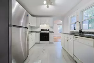 37 Maplewood Ave, Methuen, MA 01844 - Photo 17