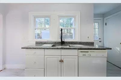 37 Maplewood Ave, Methuen, MA 01844 - Photo 21