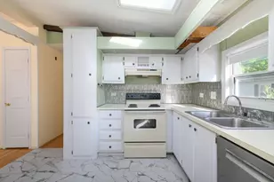 1 Canterbury Ln, Rockland, MA 02370 - Photo 7