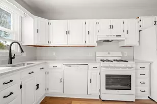 82 Cliff St, Quincy, MA 02169 - Photo 11