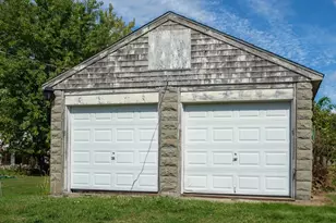 1261 G A R Hwy, Swansea, MA 02777 - Photo 7