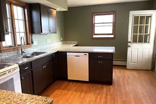 1261 G A R Hwy, Swansea, MA 02777 - Photo 11