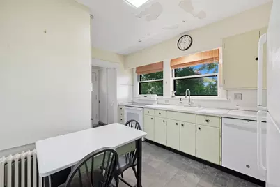 31 Wellesley Rd, Holyoke, MA 01040 - Photo 13