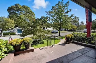 31 Wellesley Rd, Holyoke, MA 01040 - Photo 29