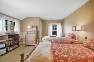 31 Wellesley Rd, Holyoke, MA 01040 - Photo 17