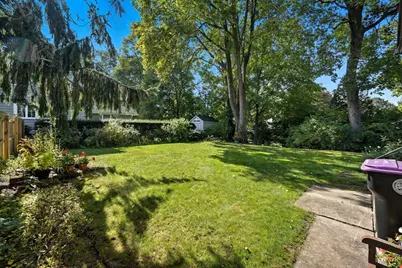 31 Wellesley Rd, Holyoke, MA 01040 - Photo 31