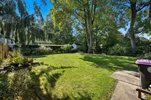 31 Wellesley Rd, Holyoke, MA 01040 - Photo 31