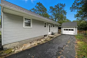 75 Carnavon Cir, Springfield, MA 01109 - Photo 3