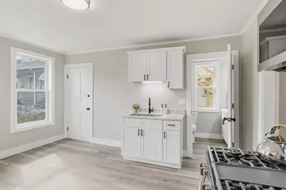 49 Linden St, Holyoke, MA 01040 - Photo 7