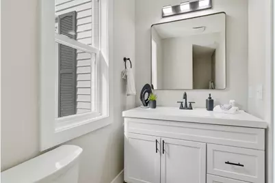 49 Linden St, Holyoke, MA 01040 - Photo 15