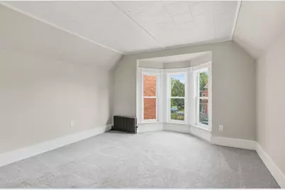 49 Linden St, Holyoke, MA 01040 - Photo 19