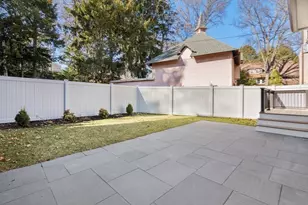 71 Greenough St, Brookline, MA 02445 - Photo 29