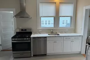 7 Lowell St, Woburn, MA 01801 - Photo 5