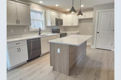 21 Cottage St, Winchendon, MA 01475 - Photo 5