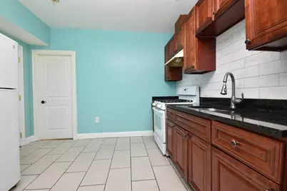 11 Oakland Ave #1, Everett, MA 02149 - Photo 9