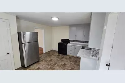 154 Pleasant St, Fitchburg, MA 01420 - Photo 11