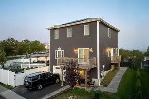 27 Vista Wy, Fall River, MA 02724 - Photo 1