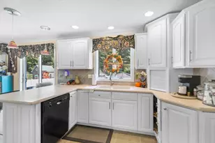 173 Colonial Dr, Ludlow, MA 01056 - Photo 9