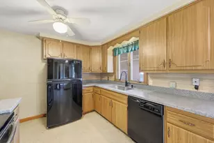 73 Silver Lake Dr, Agawam, MA 01001 - Photo 7