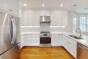 10 Lewis St, Medford, MA 02155 - Photo 13