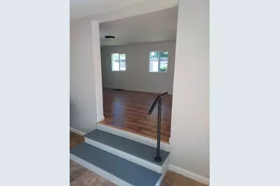 13 Daisy Ave, Taunton, MA 02780 - Photo 9