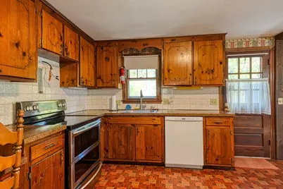 139 Davis St, Northborough, MA 01532 - Photo 9