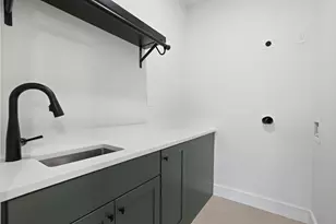 14 Bonair St, Somerville, MA 02145 - Photo 25