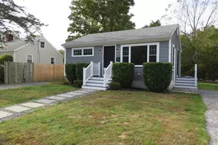 29 Davis St, Dartmouth, MA 02748 - Photo 1