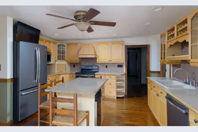 8 Elm St, North Brookfield, MA 01535 - Photo 7