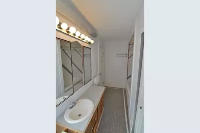 11 Savin Hill Ave, Boston, MA 02125 - Photo 17