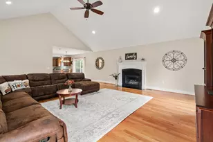 4 Lauren Ln, Southwick, MA 01077 - Photo 3