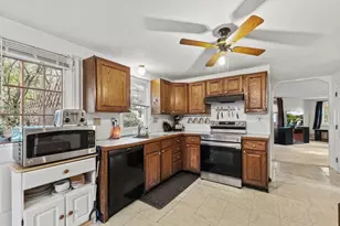 1376 Concord St, Framingham, MA 01701 - Photo 5