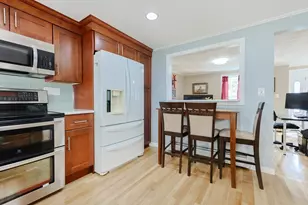 8 Ralph St, Medford, MA 02155 - Photo 9