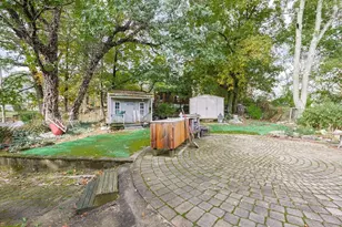 8 Ralph St, Medford, MA 02155 - Photo 37