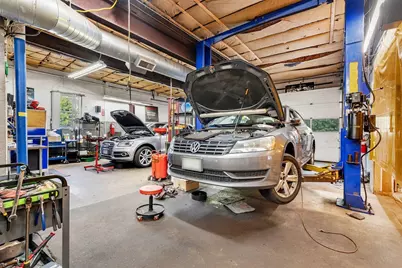 8 Marshall St, Methuen, MA 01844 - Photo 35