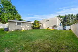 8 Marshall St, Methuen, MA 01844 - Photo 5