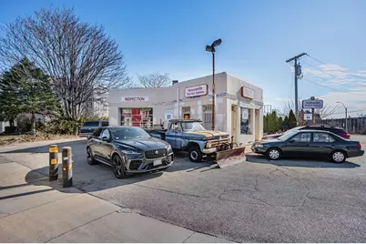 911 Washington St, Newton, MA 02460 - Photo 3