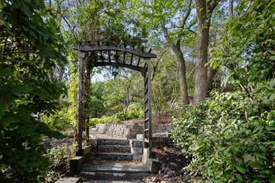 64 Walker St, Boston, MA 02129 - Photo 25